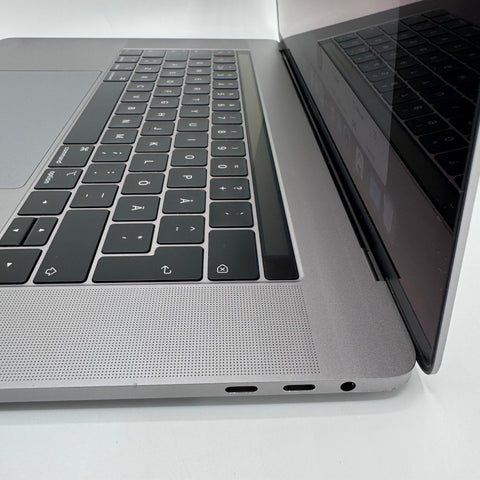 Begagnad - MacBook Pro (15-inch, 2018)