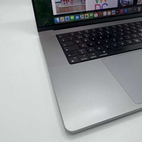 Begagnad - MacBook Pro MacBook Pro (16-inch, 2021) Begagnad Dator Begagnad MacBook Pro M1