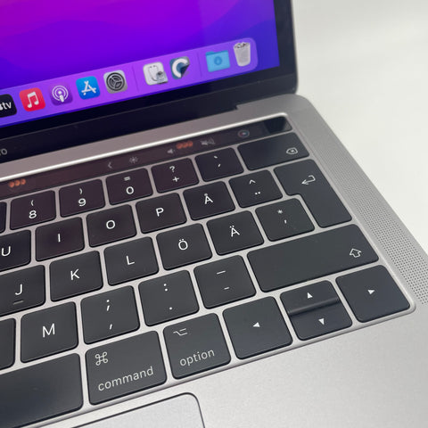 Begagnad - MacBook Pro (13-inch, 2016, Four Thunderbolt 3 Ports) Begagnad Dator Begagnad - MacBook Pro (16-inch, 2019)