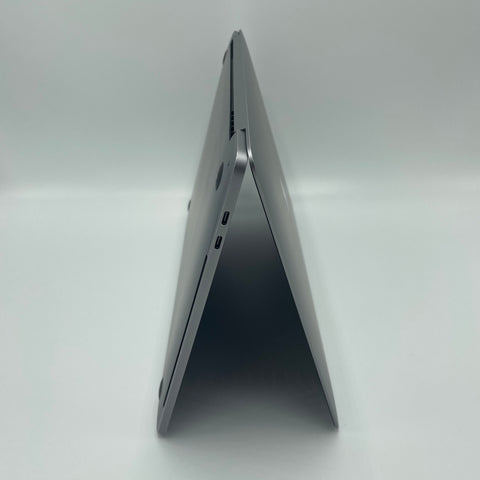 Begagnad - MacBook Pro (13-inch, 2016, Four Thunderbolt 3 Ports) Begagnad Dator Begagnad - MacBook Pro (16-inch, 2019)