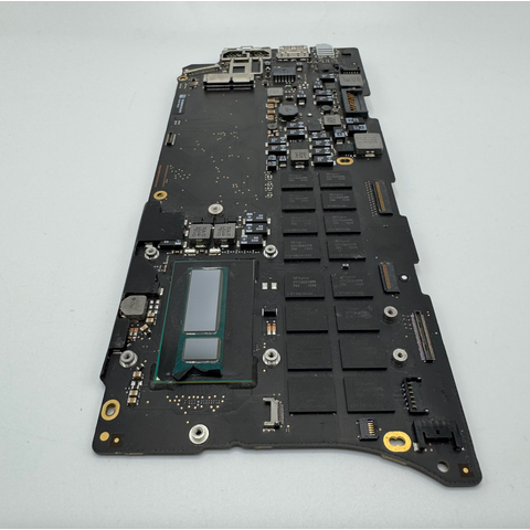 Moderkortsreparation för MacBook med fasta priser – en unik tjänst i Sverige