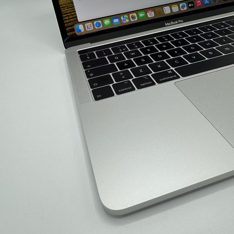 Begagnad - MacBook Pro (13-tum, 2018) Fyra Thunderbolt 3-portar - Silver