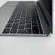 Minne: 8 GB 1867 MHz LPDDR3 RAM som ger smidig prestanda för applikationer och multimedia.