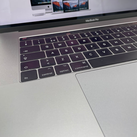 Begagnad - MacBook Pro (15-inch, 2017) Space gray