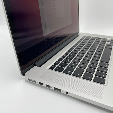 Begagnad - MacBook Pro (Retina, 15-inch, Late 2013) Begagnad Dator Begagnad - MacBook Air (13-inch, Early 2015) - Begagnad MacBook Air