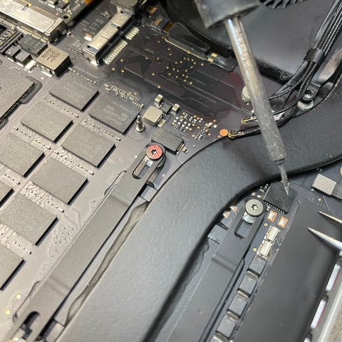 Reparation av CPU på MacBook Pro Retina 15" Late 2013 -  Mid 2014 Montering Reparation av MacBook Pro Retina 15" Late 2013 -  MacBook Pro 2014