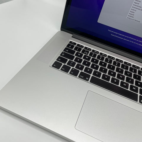 Begagnad - MacBook Pro 15" (mitten 2015) Begagnad Dator Begagnad - MacBook Pro 15" (mitten 2015)- begagnad mac stockholm