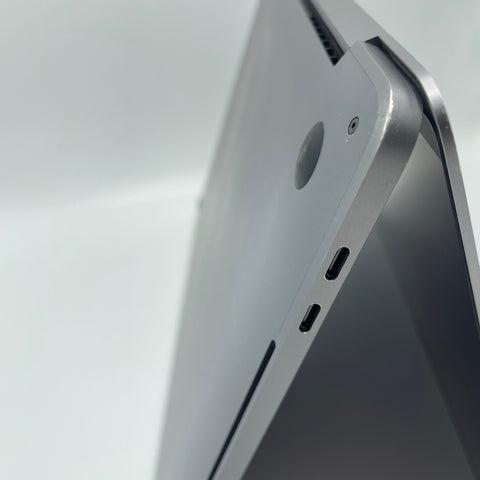 Begagnad - MacBook Pro MacBook Pro (16-inch, 2019) Begagnad Dator Begagnad - MacBook Pro (16-inch, 2019) 