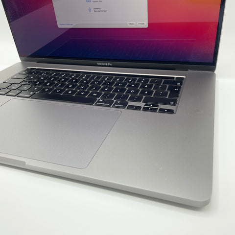 Begagnad - MacBook Pro MacBook Pro (16-inch, 2019) Begagnad Dator Begagnad - MacBook Pro (16-inch, 2019) 
