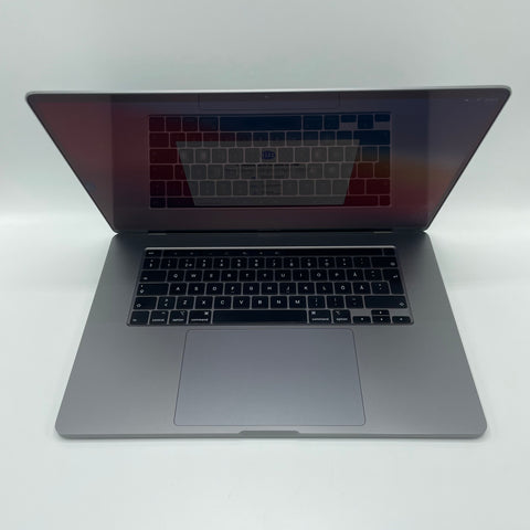 Begagnad - MacBook Pro MacBook Pro (16-inch, 2019) Begagnad Dator Begagnad - MacBook Pro (16-inch, 2019) 